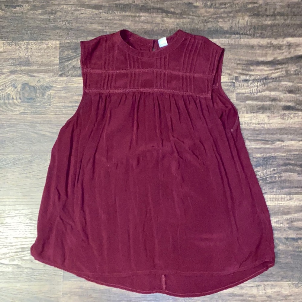 Old Navy maroon blouse